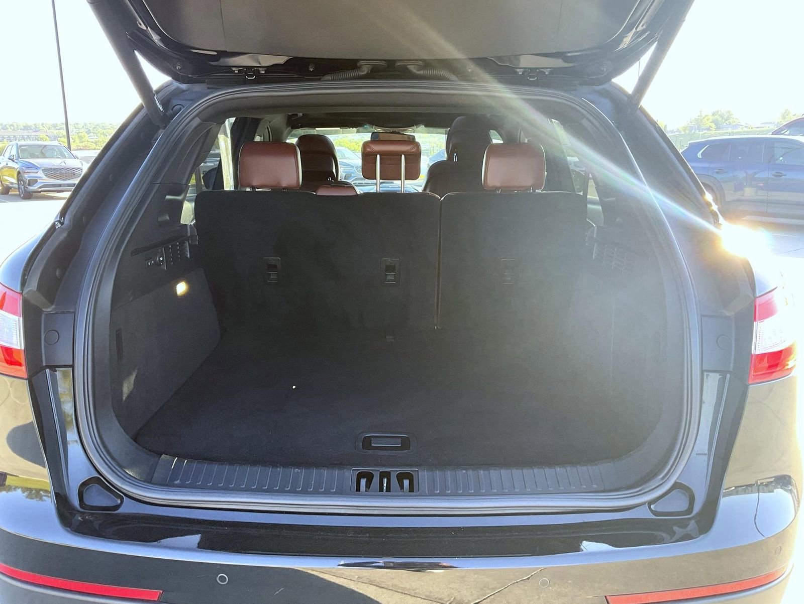 Used 2016 Lincoln MKX Reserve w/ Technology Package AWD/4WD image 9