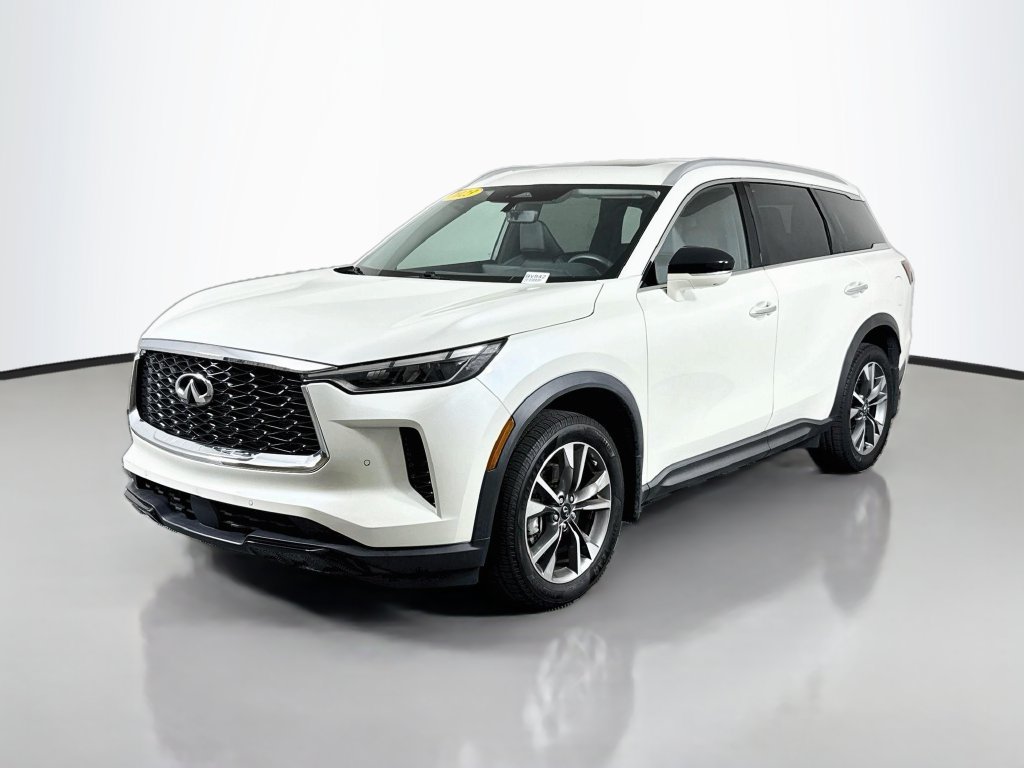 Used 2023 INFINITI QX60 Luxe w/ Cargo Package AWD/4WD image 3