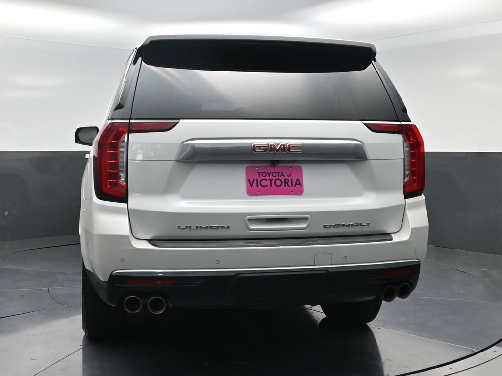 Used 2022 GMC Yukon XL Denali AWD/4WD image 16
