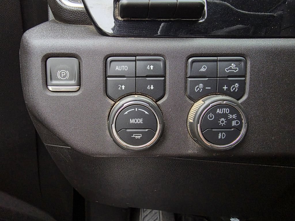 Used 2024 Chevrolet Silverado 2500 LTZ w/ LTZ Convenience Package AWD/4WD image 12