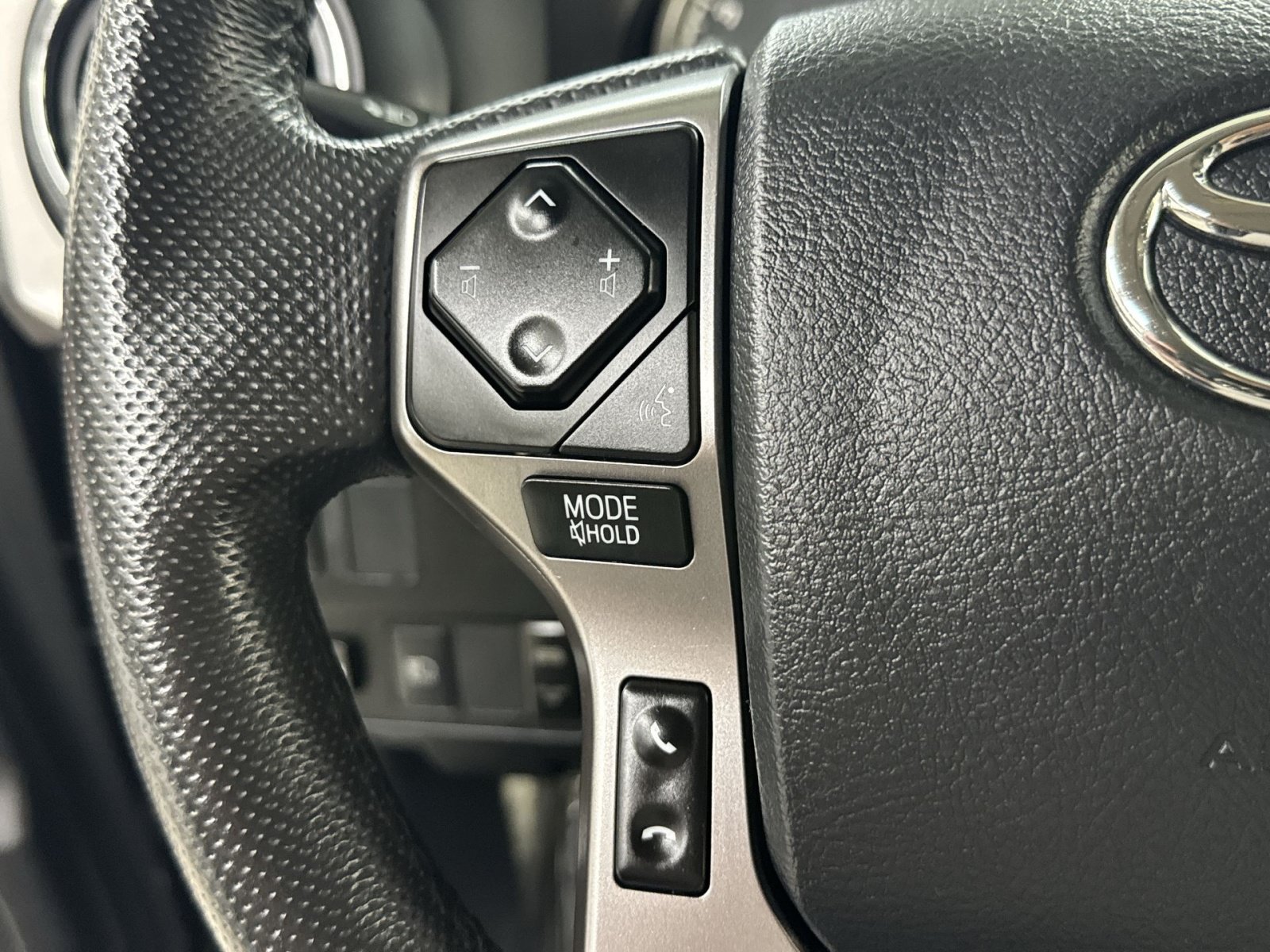 Used 2023 Toyota Tacoma SR5 AWD/4WD image 45