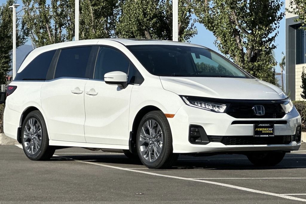 New 2026 Honda Odyssey Touring image 2
