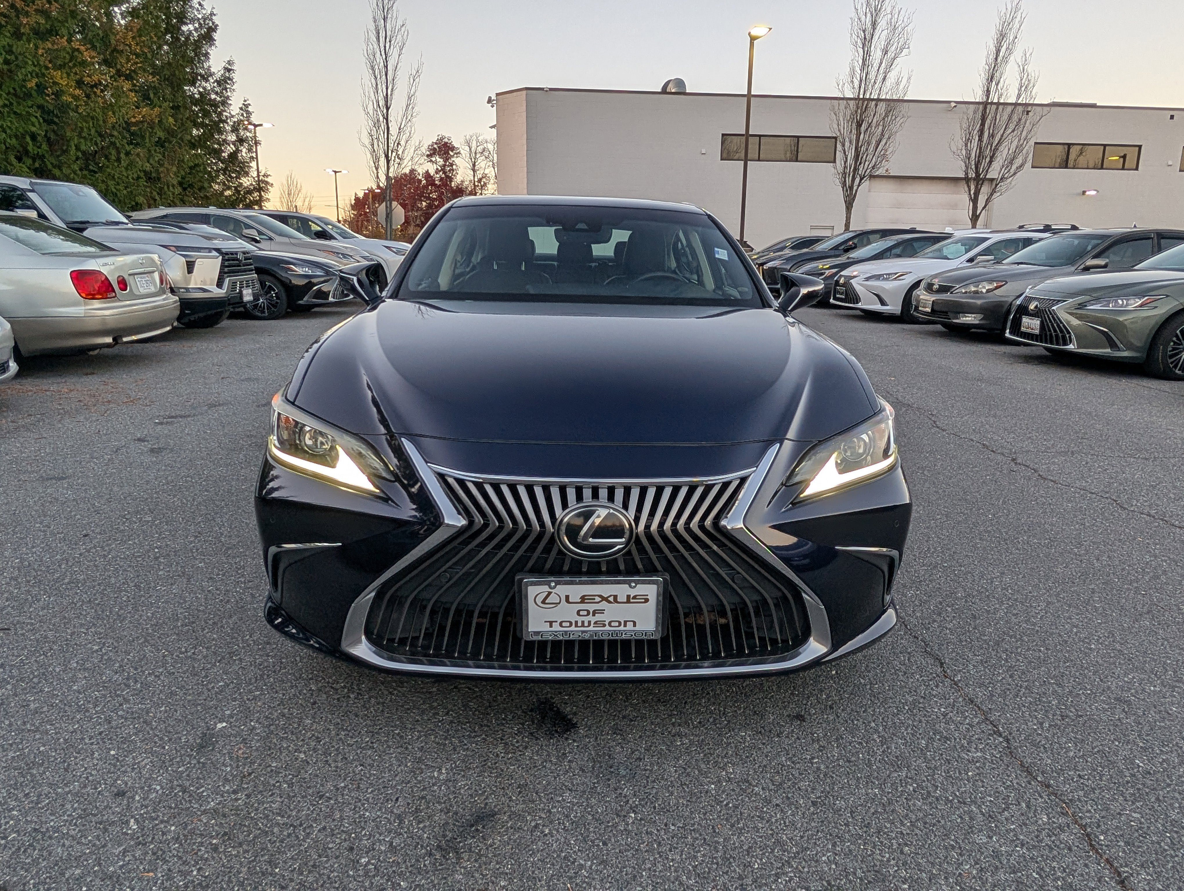Certified 2019 Lexus ES 350 w/ Accessory Package image 8