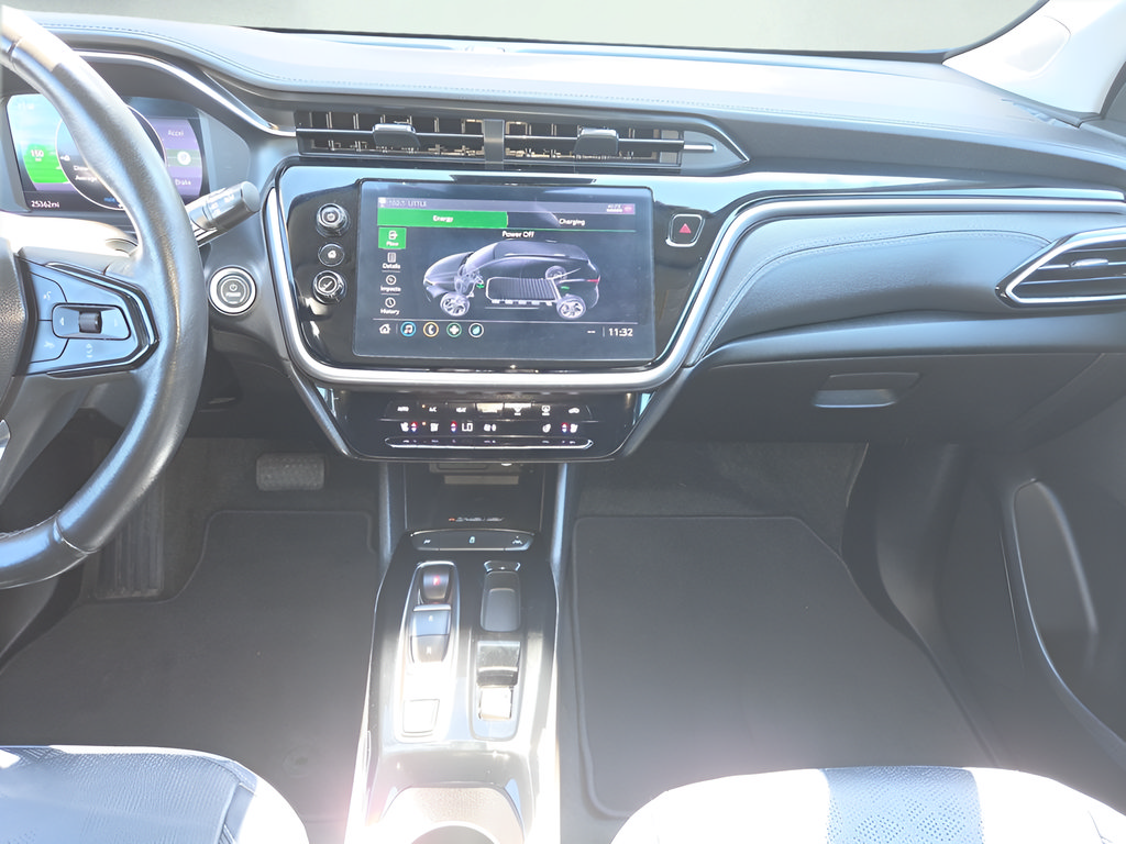 Used 2022 Chevrolet Bolt EUV LT w/ Convenience Package FWD image 17