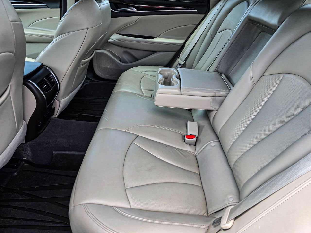 Used 2017 Buick LaCrosse Premium w/ Dynamic Driver Package image 31