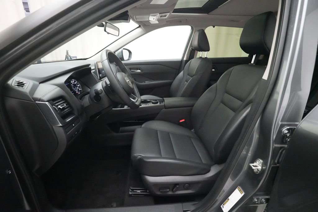 Certified 2024 Nissan Rogue SV w/ SV Premium Package image 6