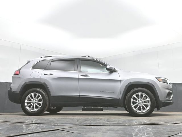 Used 2019 Jeep Cherokee Latitude w/ Cold Weather Group AWD/4WD image 46