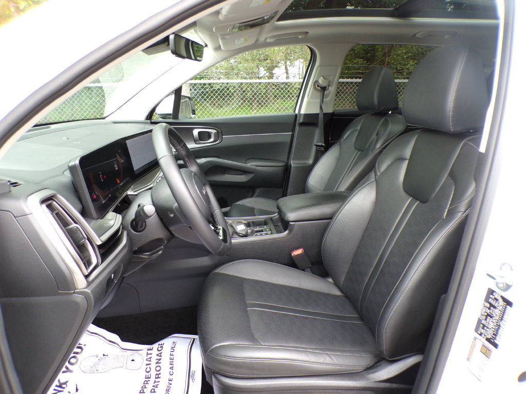 Used 2025 Kia Sorento S w/ Panoramic Sunroof Package FWD image 13