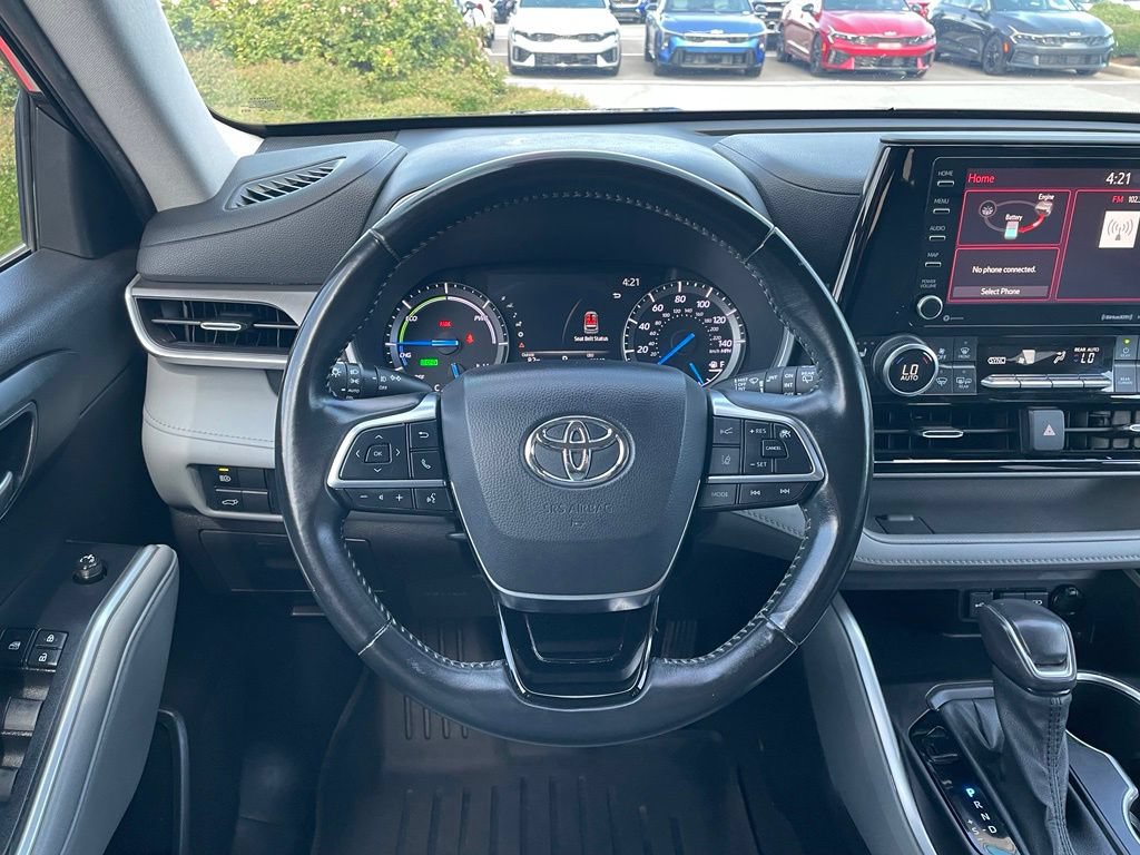 Used 2021 Toyota Highlander XLE FWD image 14