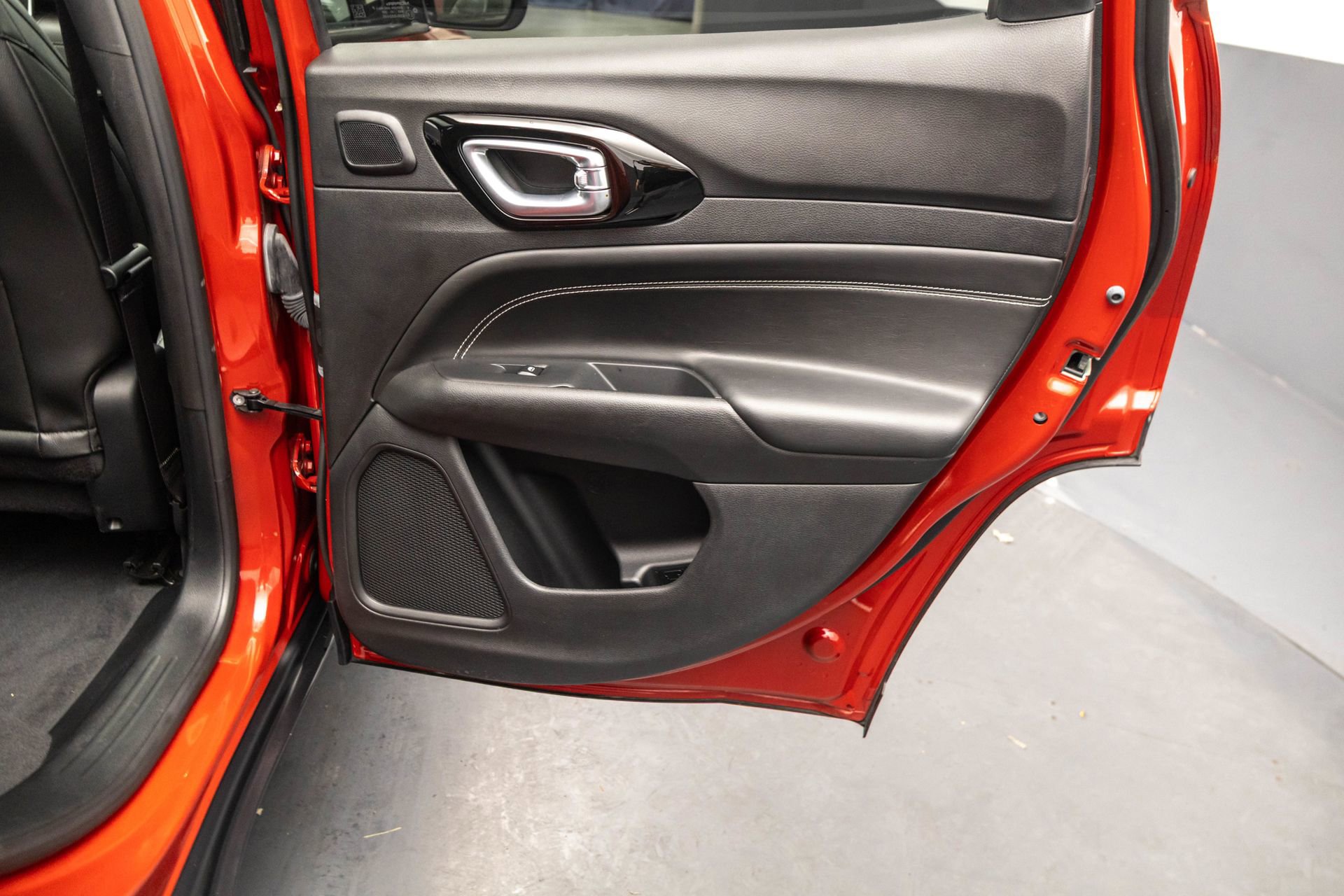 Used 2023 Jeep Compass Latitude w/ Sun and Sound Group AWD/4WD image 39