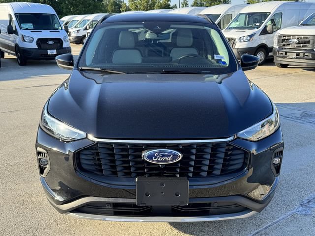 Used 2024 Ford Escape Platinum w/ Class II Trailer Tow Package AWD/4WD image 2