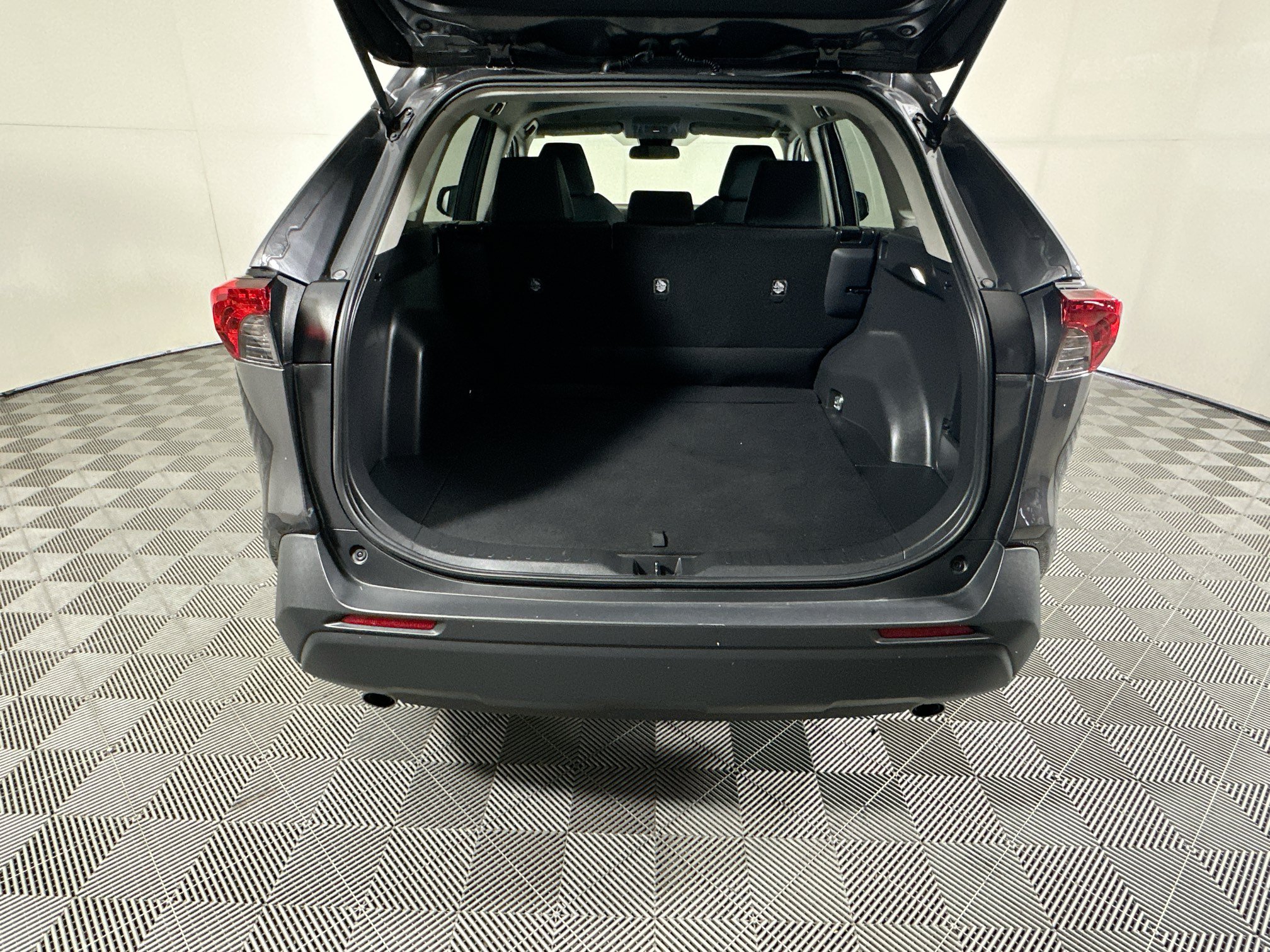Certified 2024 Toyota RAV4 LE FWD image 30