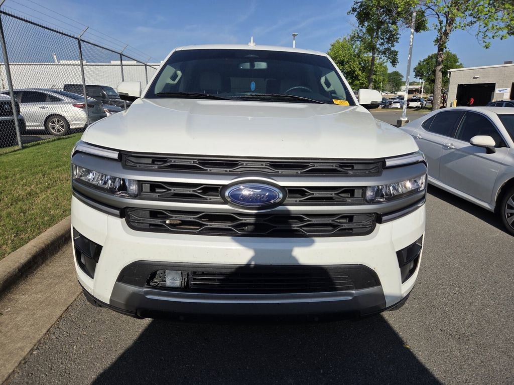 Used 2023 Ford Expedition XLT RWD image 2