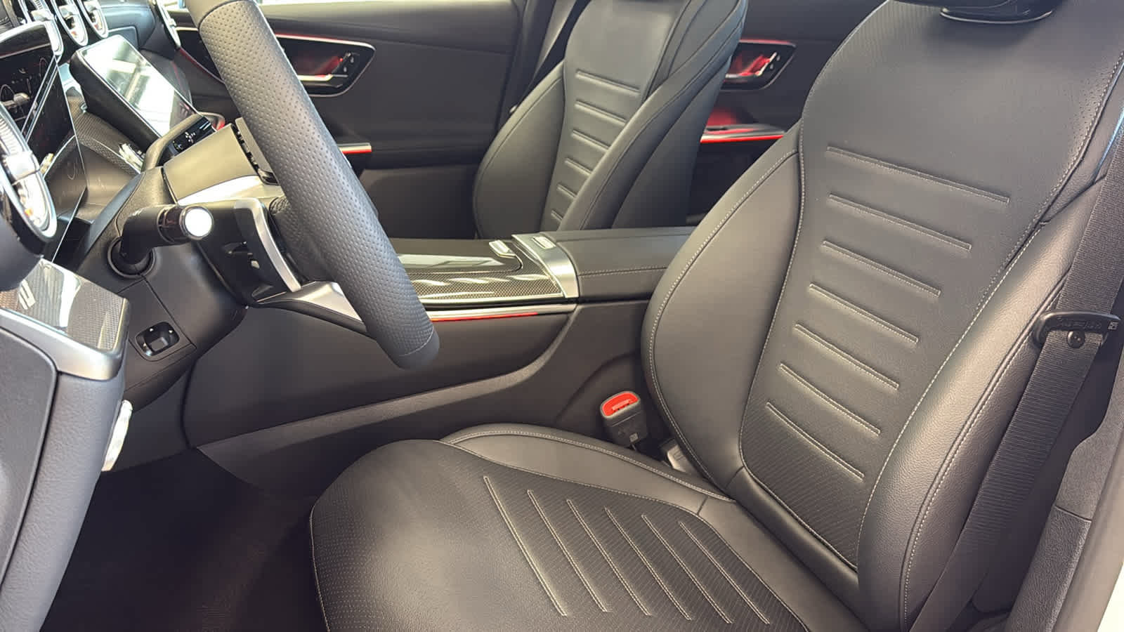 New 2025 Mercedes-Benz GLC 350e 4MATIC image 27