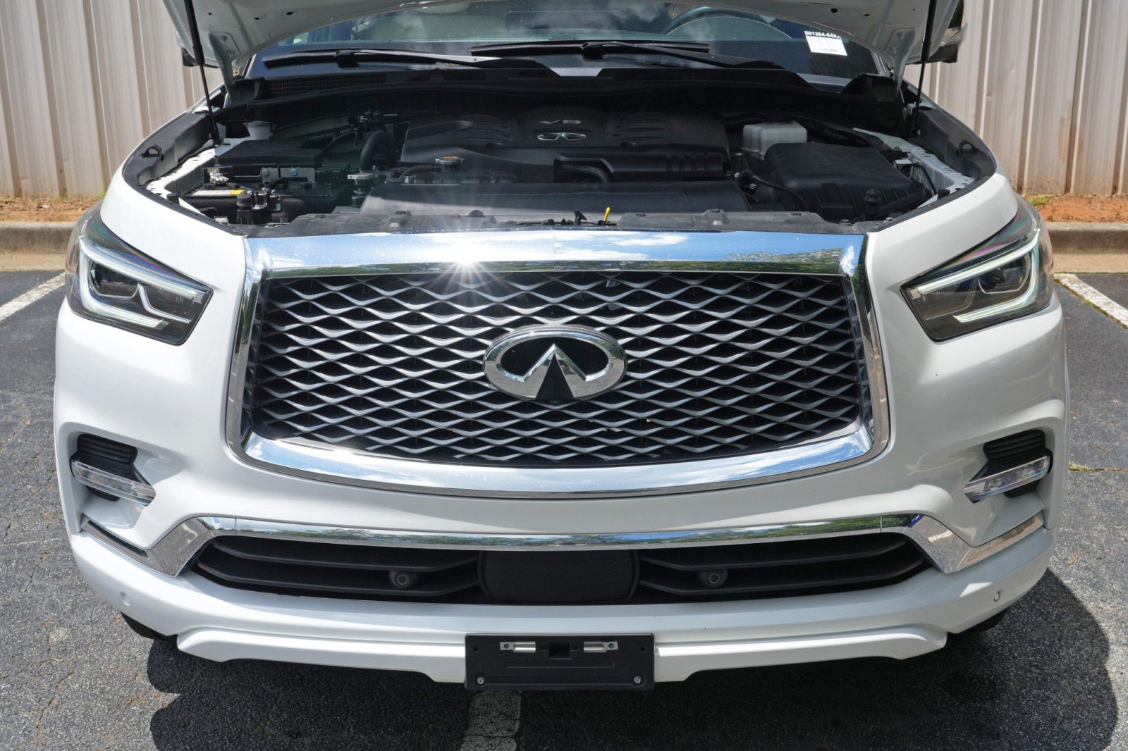 Used 2024 INFINITI QX80 Sensory w/ Cargo Package AWD/4WD image 8