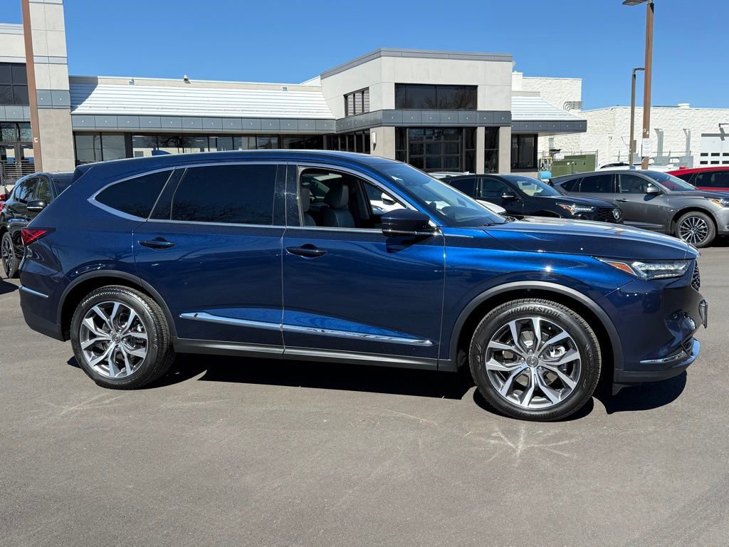 Used 2024 Acura MDX SH-AWD w/ Technology Package image 3
