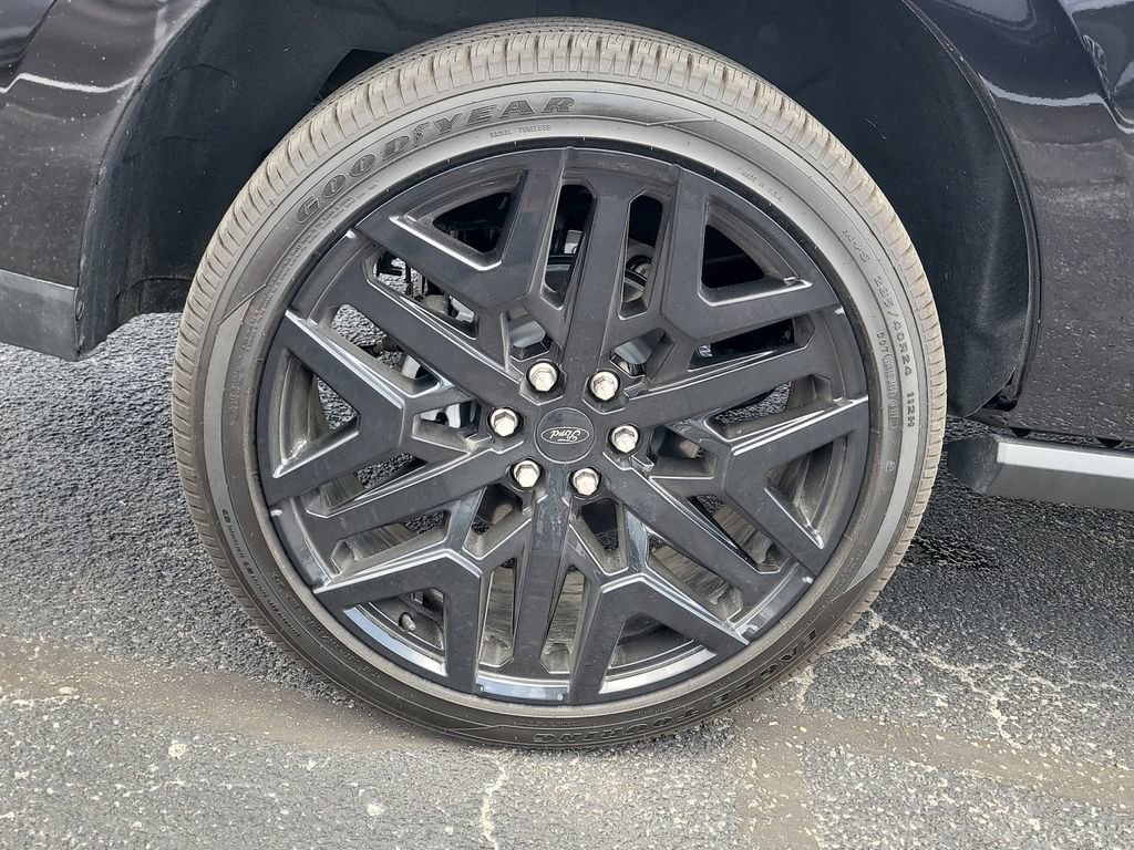 Used 2026 Ford Expedition Platinum w/ Stealth Performance Package image 5