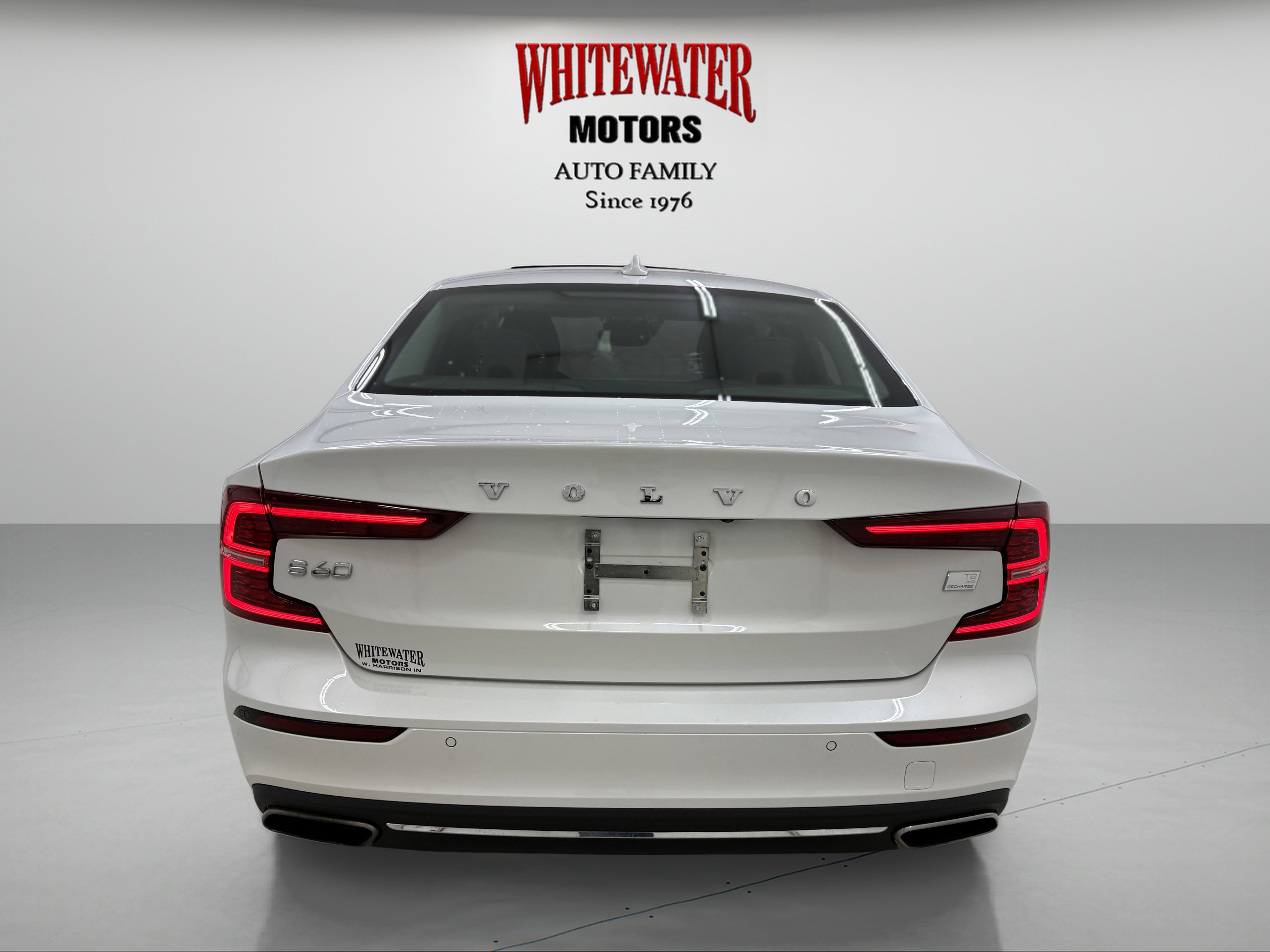 Used 2021 Volvo S60 T8 Inscription image 3