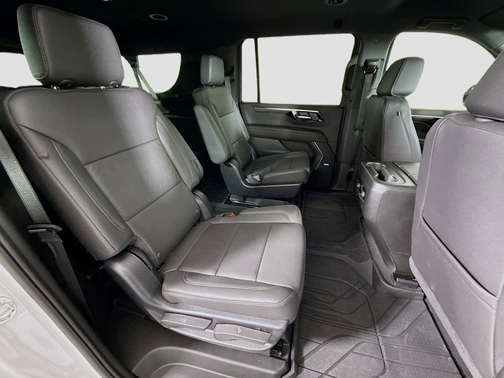 Used 2025 Chevrolet Suburban LT w/ Comfort Package AWD/4WD image 28