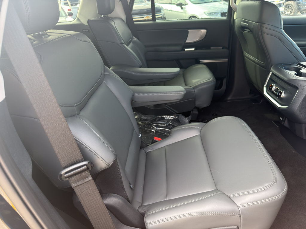 New 2026 Ford Expedition Active RWD image 15