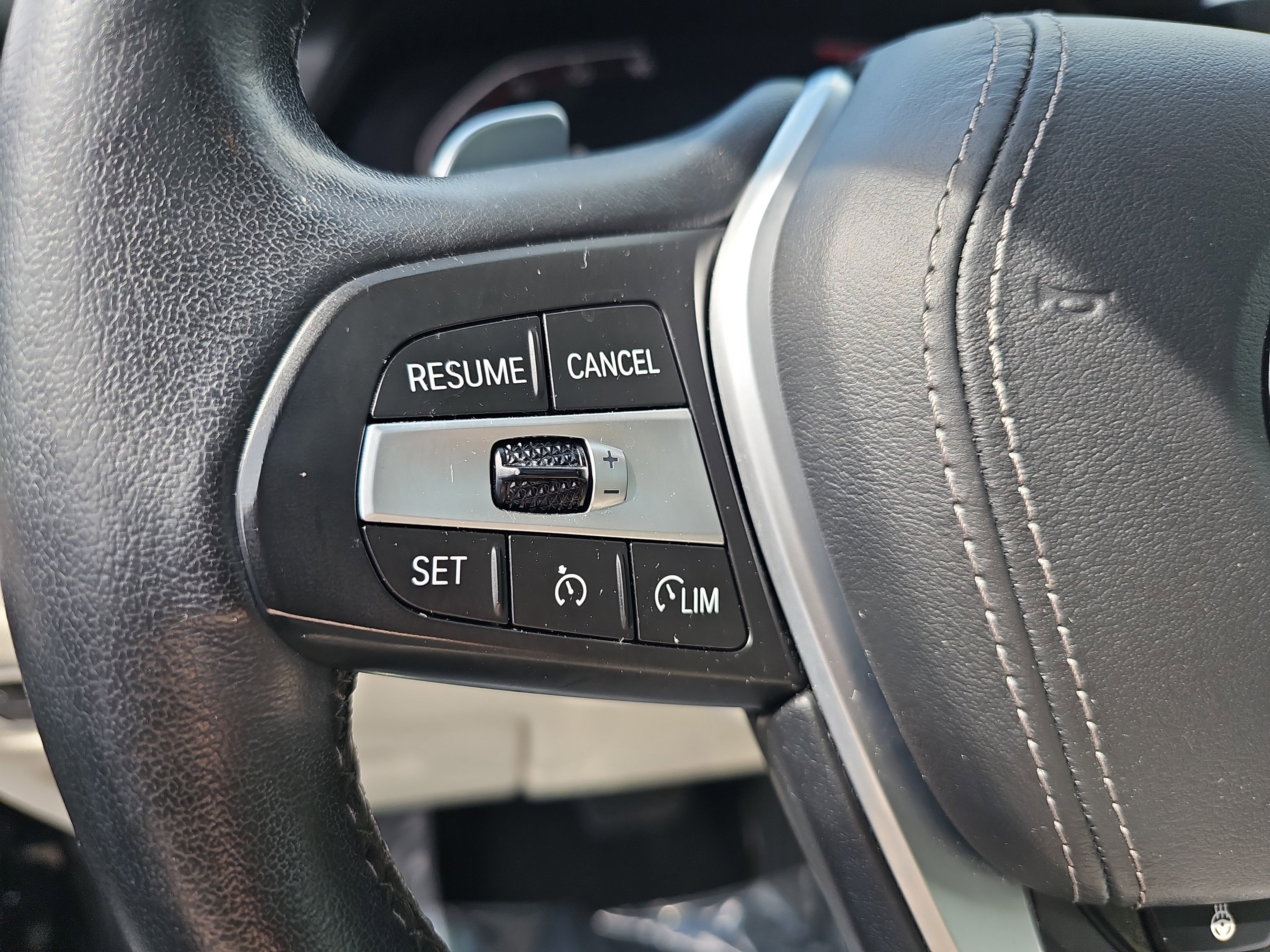 Used 2020 BMW X5 xDrive40i w/ Premium Package AWD/4WD image 19