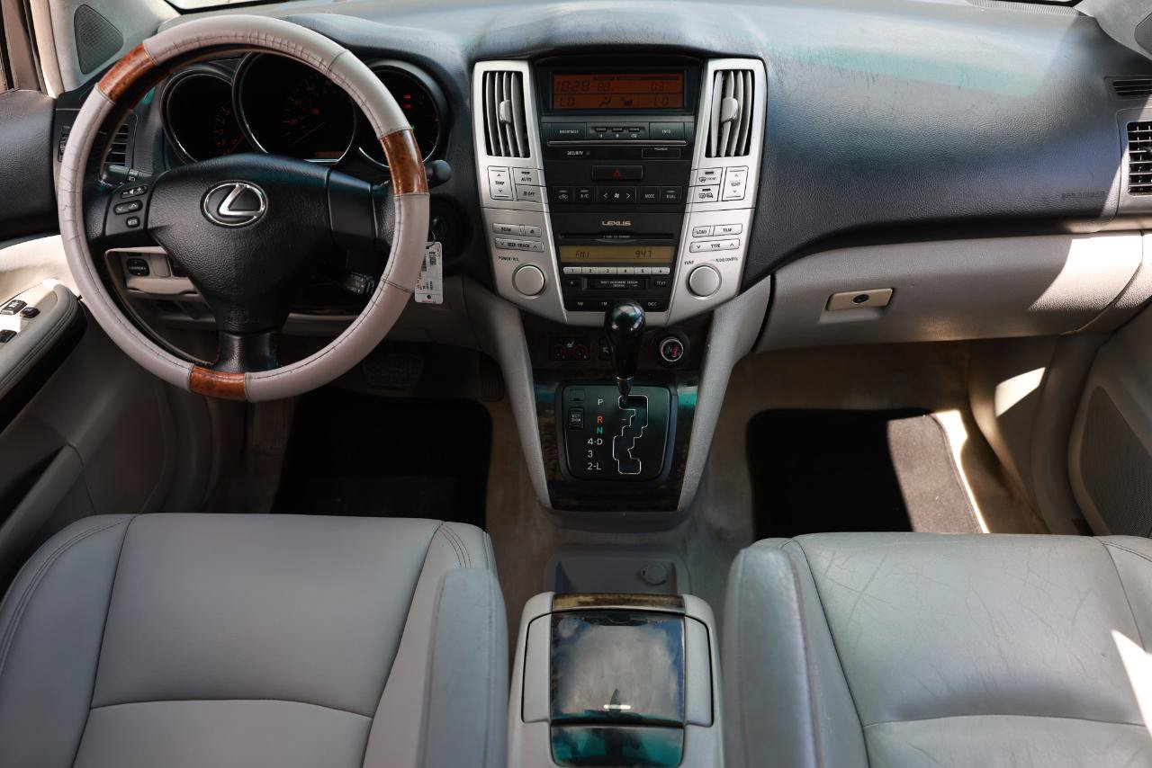 Used 2005 Lexus RX 330 w/ Premium Plus Pkg FWD image 2