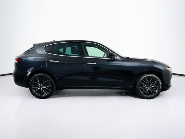 Used 2024 Maserati Levante GT Ultima AWD/4WD image 10