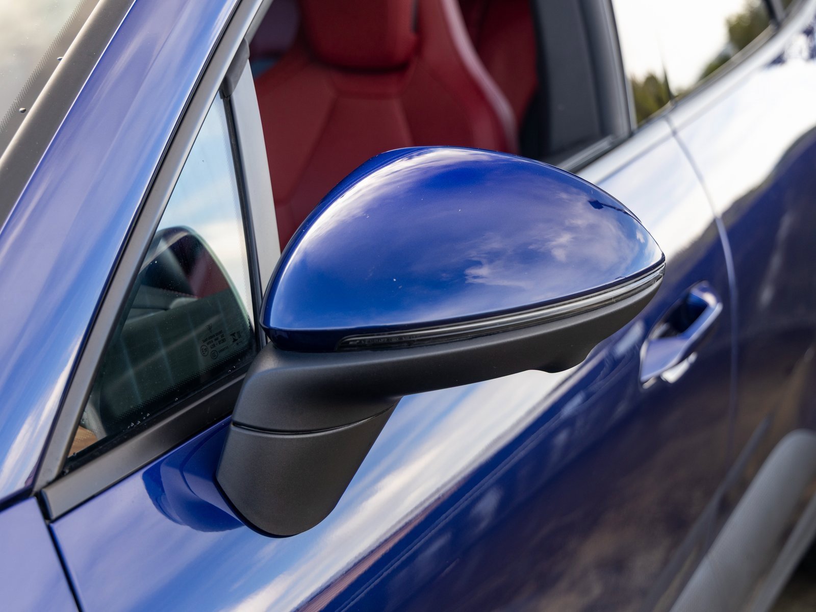 Certified 2024 Porsche Macan 4 Electric image 17