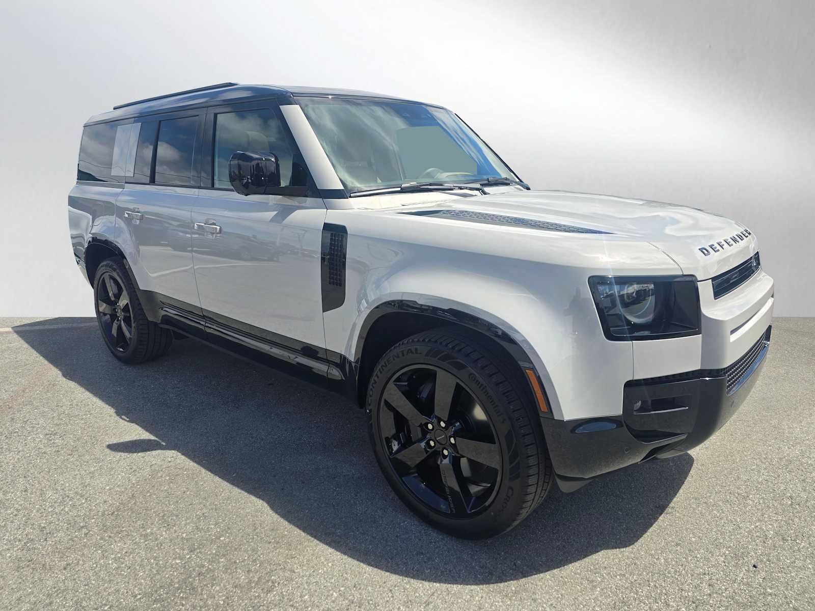 New 2026 Land Rover Defender 130 X-Dynamic SE AWD/4WD image 7