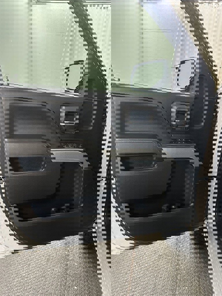 Used 2018 Chevrolet Silverado 1500 LT w/ All Star Edition image 8