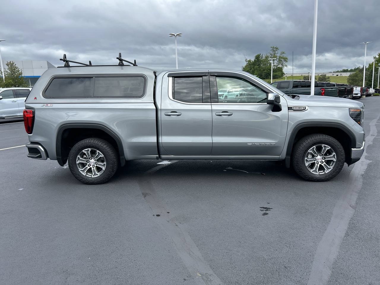 Used 2023 GMC Sierra 1500 SLE AWD/4WD image 8