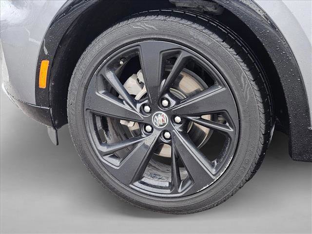 Used 2022 Buick Envision Essence w/ Technology Package I FWD image 14
