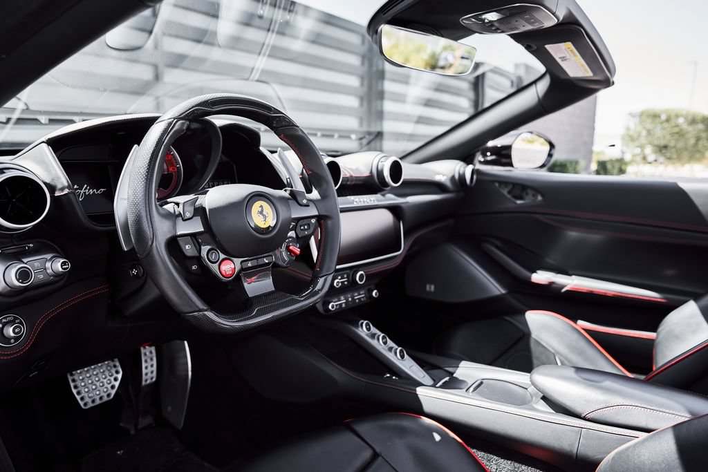 Used 2020 Ferrari Portofino RWD image 2