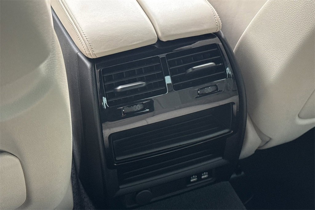 Used 2022 BMW M550i xDrive w/ Executive Package image 16