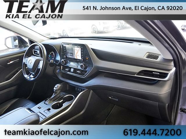 Used 2021 Toyota Highlander XLE AWD/4WD image 11