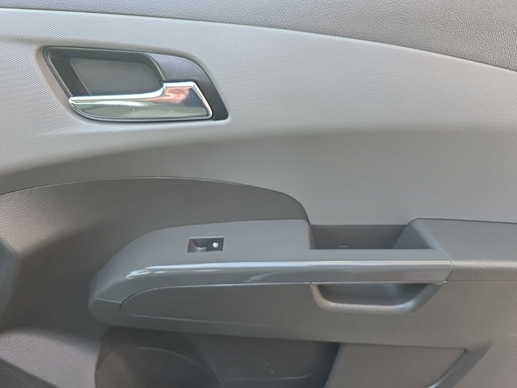 Used 2018 Chevrolet Sonic LT FWD image 20