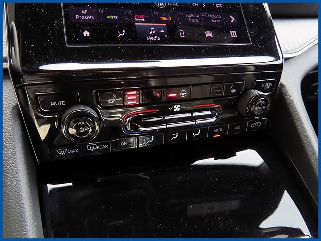 Certified 2025 Jeep Grand Cherokee Altitude image 17