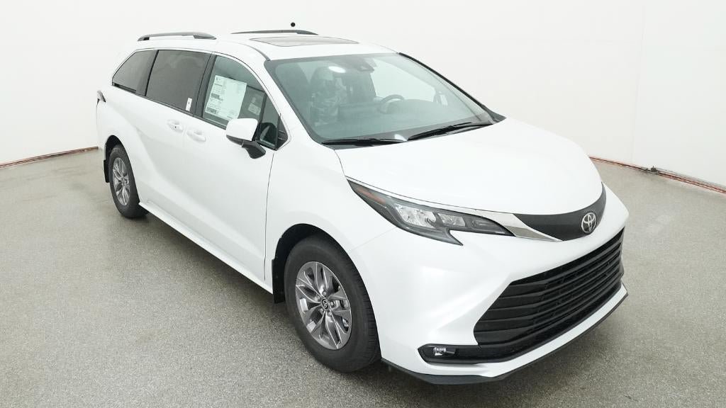 New 2026 Toyota Sienna XLE FWD image 13