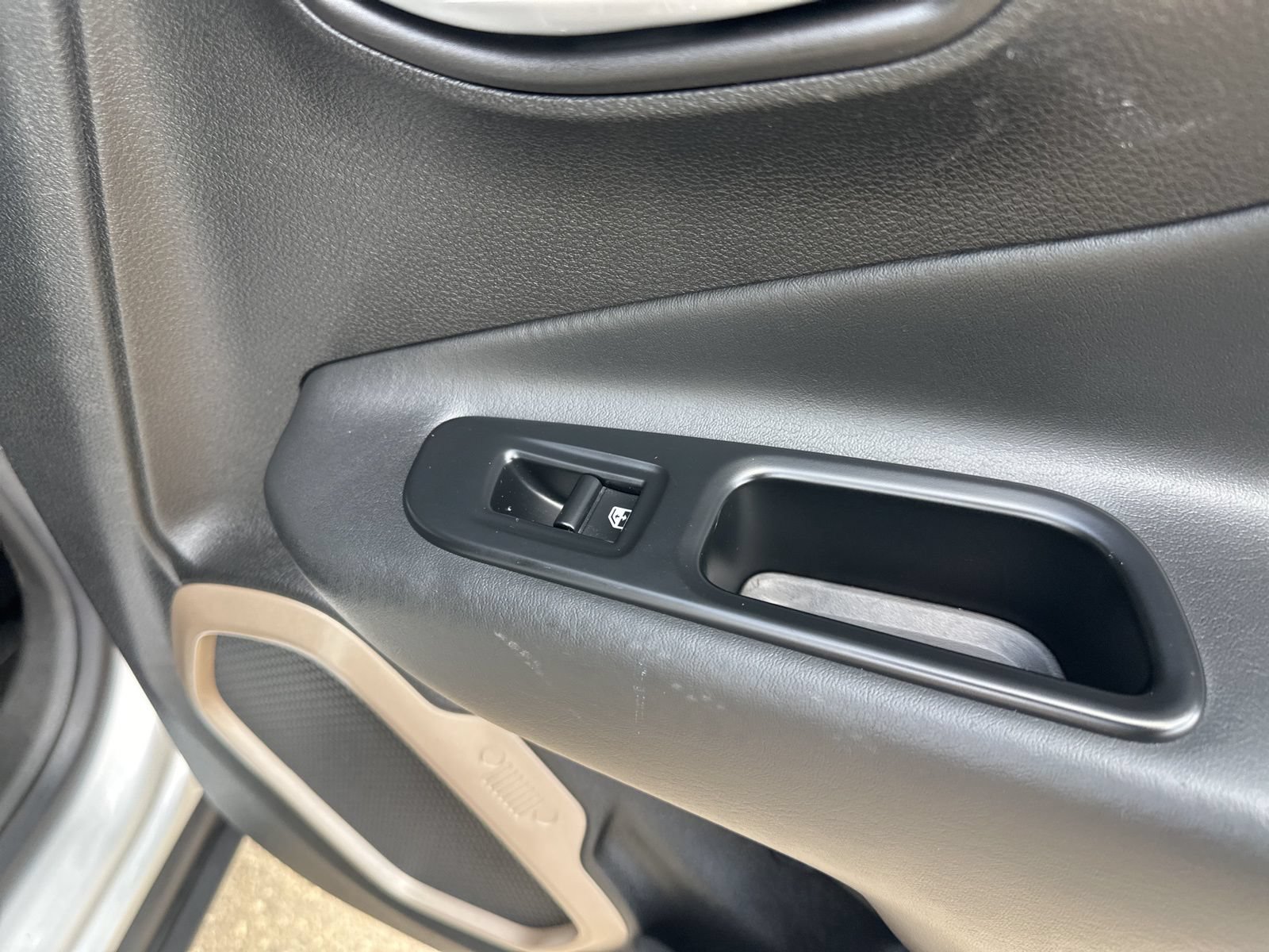 Used 2016 Jeep Renegade Limited AWD/4WD image 32