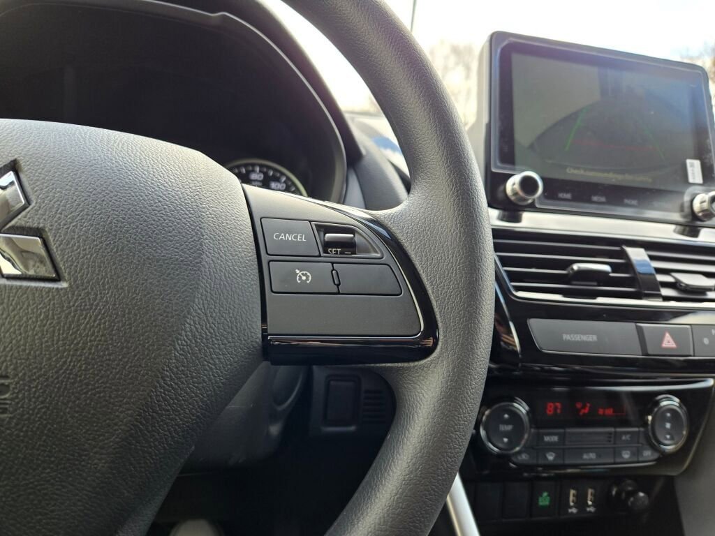 New 2025 Mitsubishi Eclipse Cross LE image 24