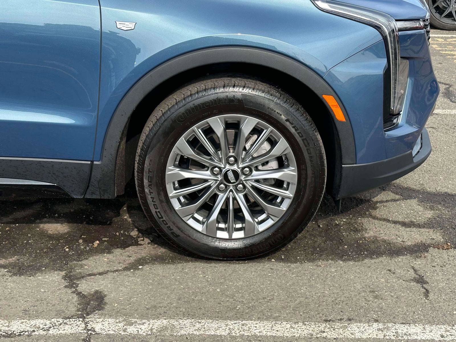 Used 2024 Cadillac XT4 Premium Luxury FWD image 6