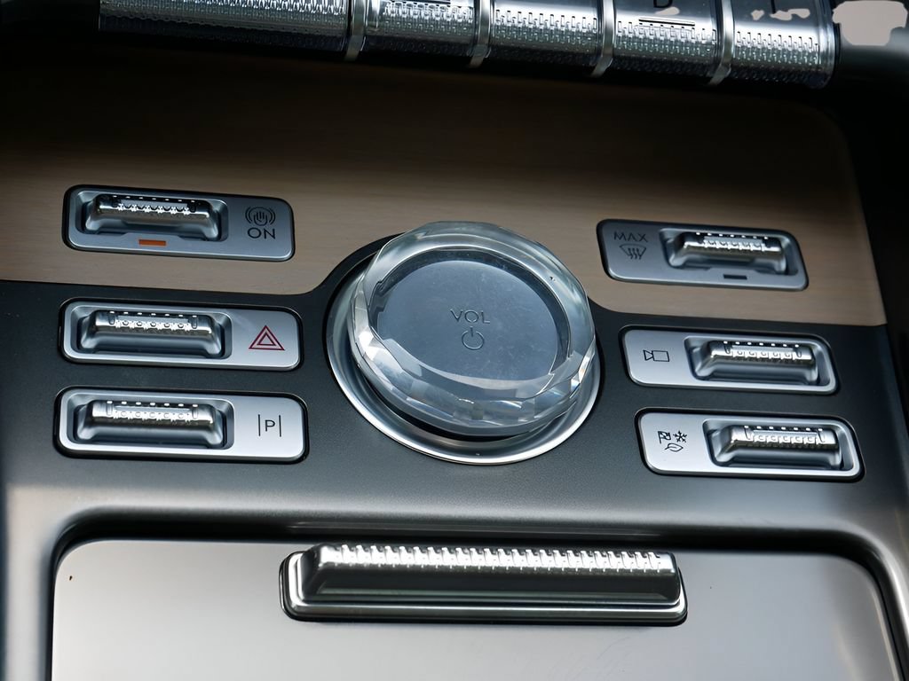 Used 2025 Lincoln Nautilus Reserve AWD/4WD image 26