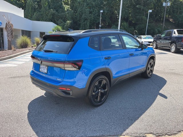 New 2025 Volkswagen Taos SE image 3