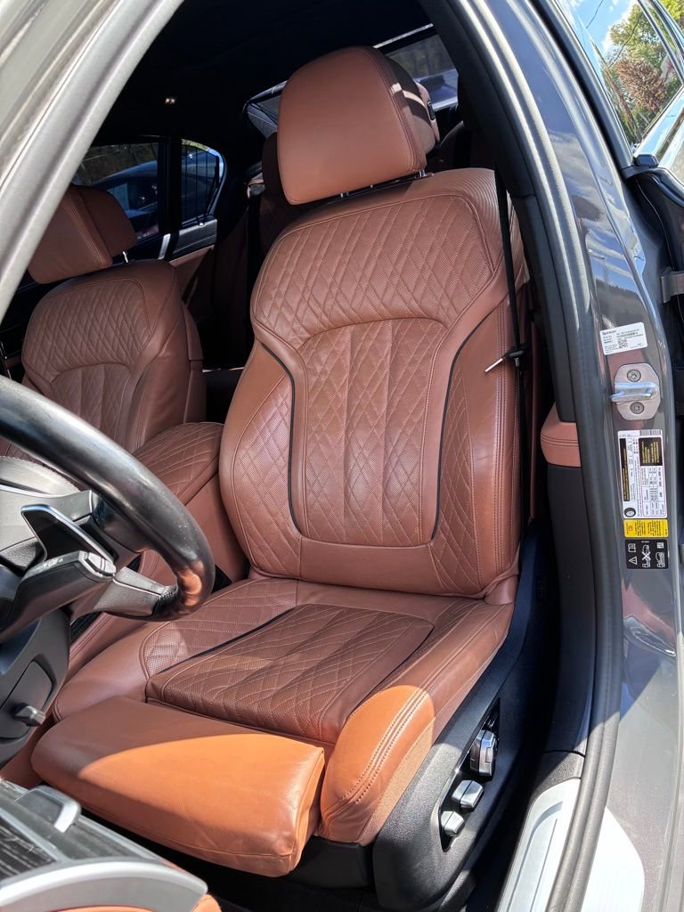 Used 2022 BMW 750i xDrive w/ Luxury Rear Seating Package AWD/4WD image 22
