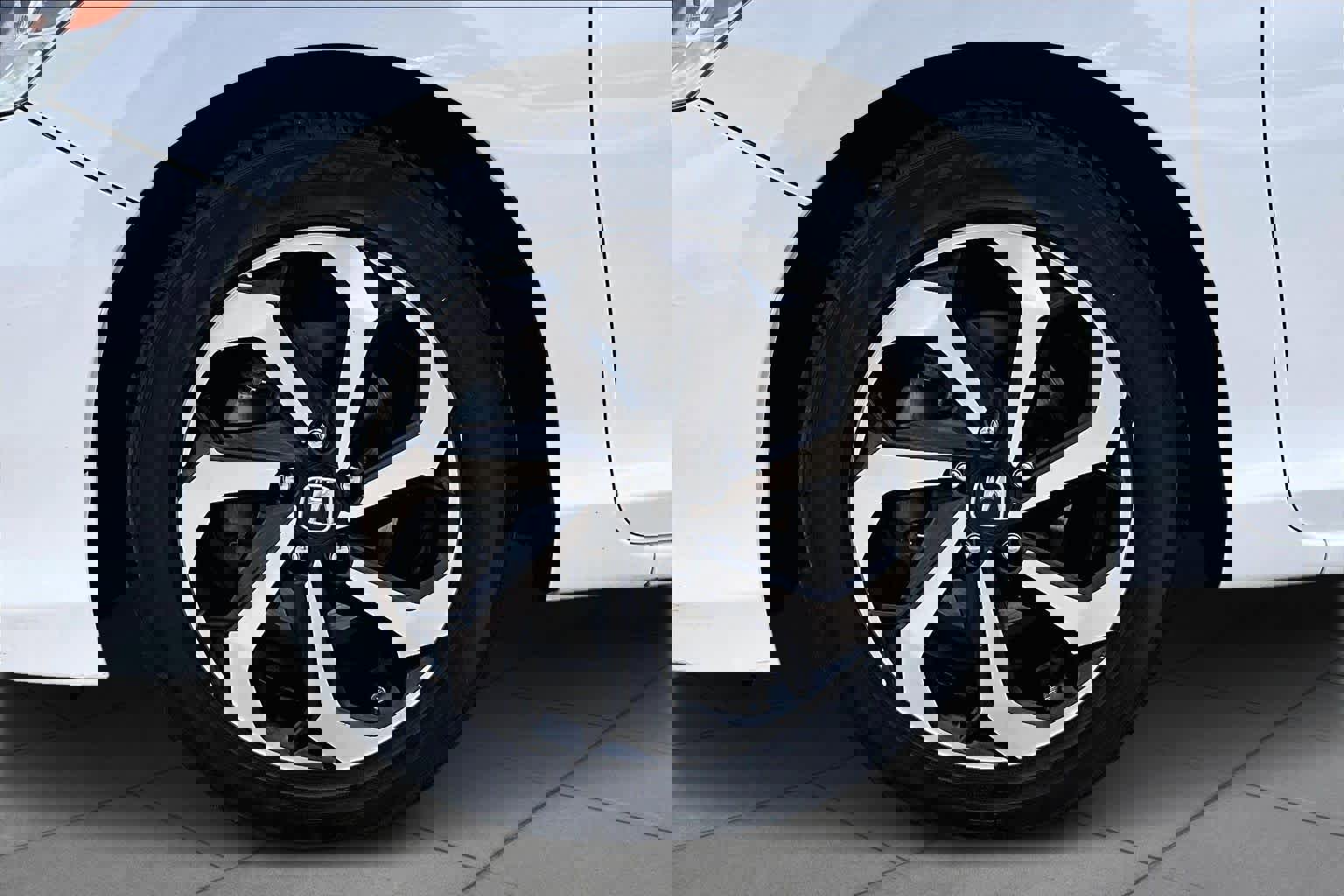 Used 2016 Honda Accord EX image 11