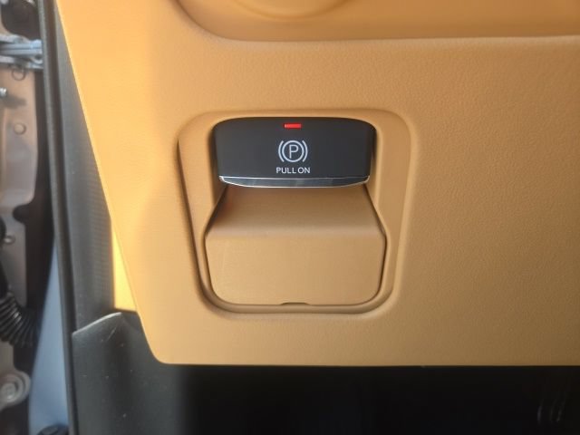 Used 2025 Jeep Grand Wagoneer L Series III w/ Rear Seat Video Group 1 AWD/4WD image 39
