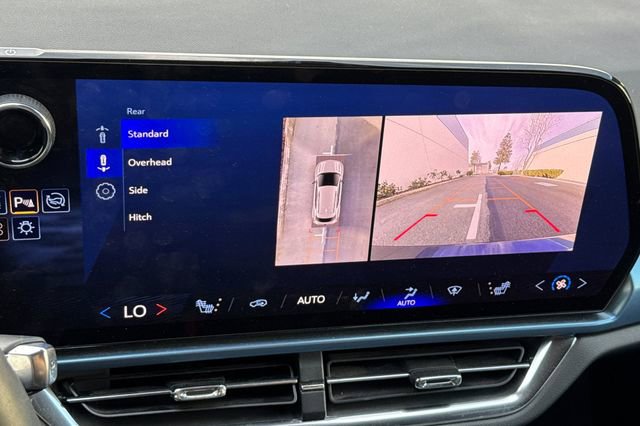 Certified 2024 Chevrolet Equinox EV LT image 26