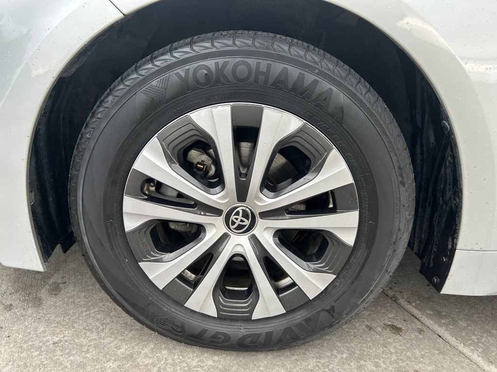Used 2022 Toyota Corolla LE FWD image 32