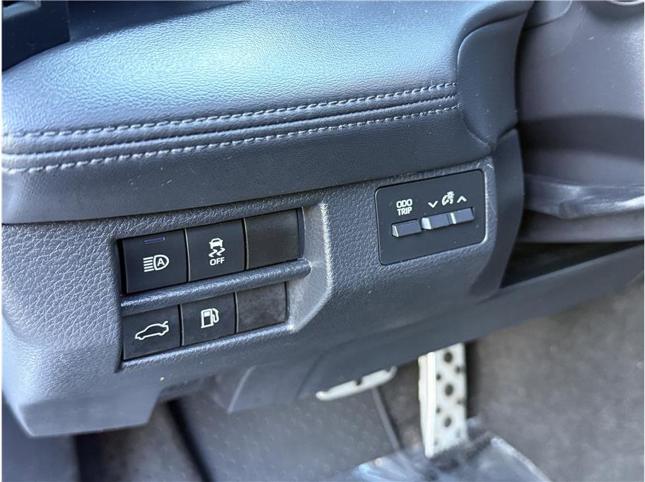 Used 2019 Toyota Avalon XSE w/ All Weather Liner Package FWD image 14