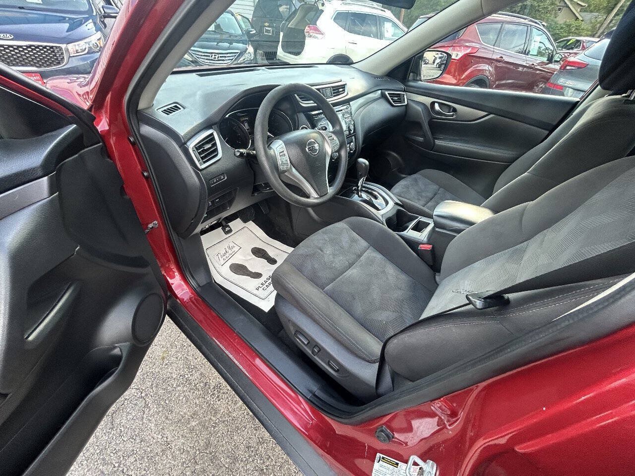 Used 2016 Nissan Rogue SV FWD image 6
